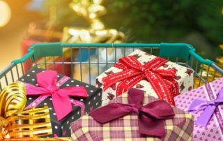 Cadeaux et bons d’achat offerts pour Noël aux salariés : quid des cotisations sociales ?